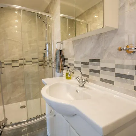 Harmony House Boutique Bed & Breakfast 4*