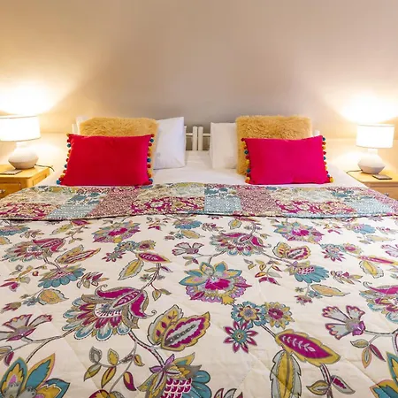 Bed and breakfast Harmony House Boutique 4*