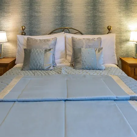 Bed and breakfast Harmony House Boutique 4*