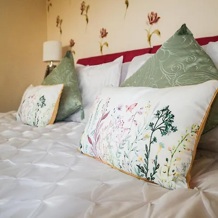 Bed and breakfast Harmony House Boutique 4*